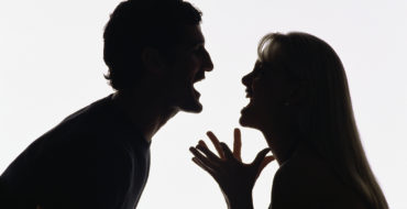 The Adobe Image Library
©1998 Adobe Systems Incorporated
Silhouette of man and woman fighting
