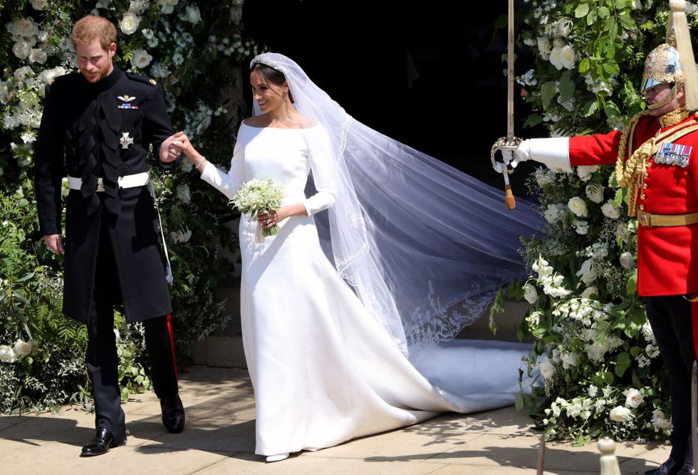 royal-wedding-comparison-meghan-markle-wedding-dress-1526759055