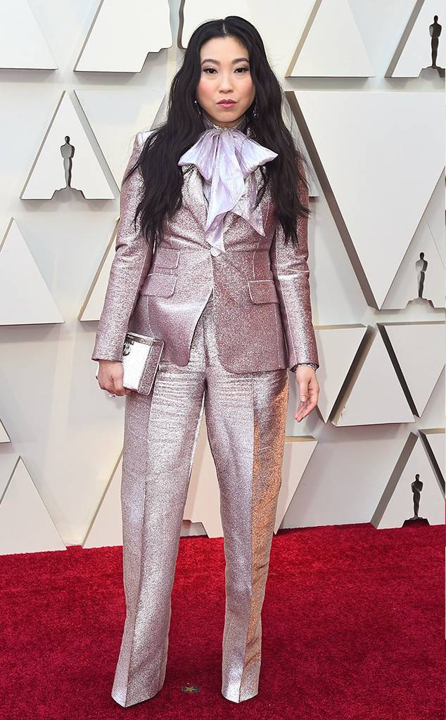 rs_634x1024-190224150559-634.awkwafina-2019-oscar-academy-awards-red-carpet-fashions.ct.022419
